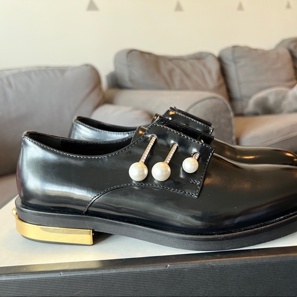 Brand new stylish Coliac loafer with pearl and crystal. - Picture 3 of 14